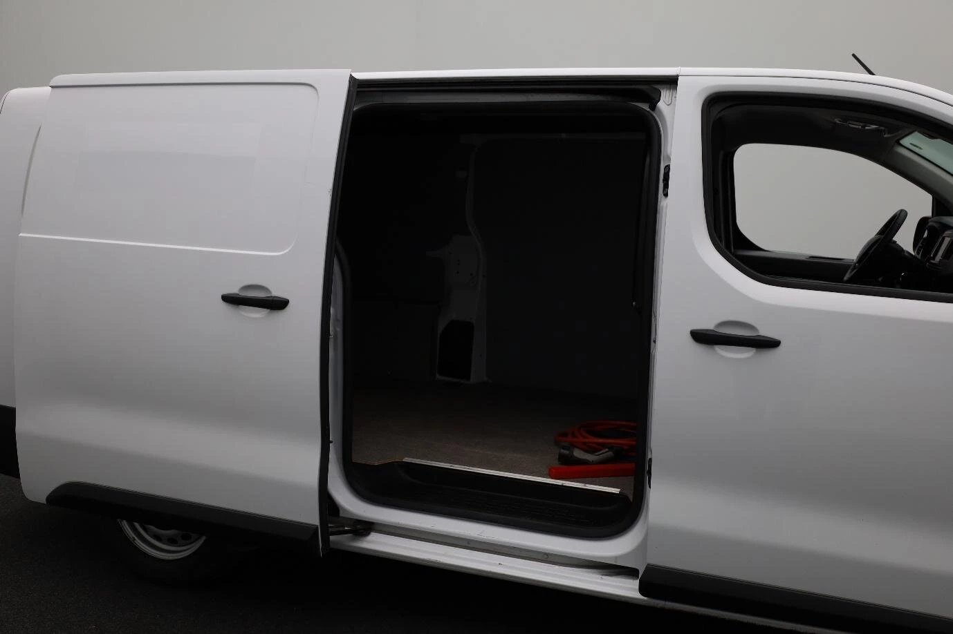 Hoofdafbeelding Peugeot e-Expert