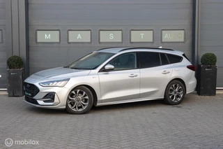 Hoofdafbeelding Ford Focus Ford Focus Wagon 1.0 EcoBoost Hybrid ST Line|LED|Stoelverw|Apple Carplay