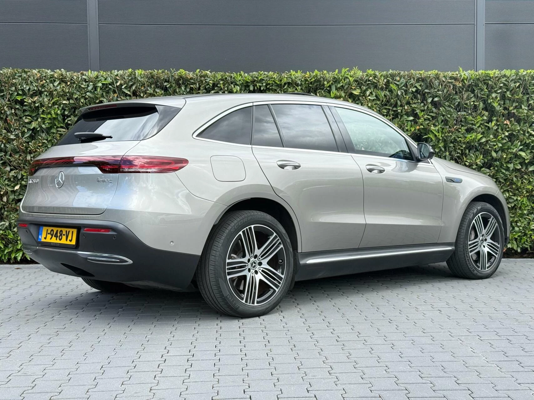 Hoofdafbeelding Mercedes-Benz EQC