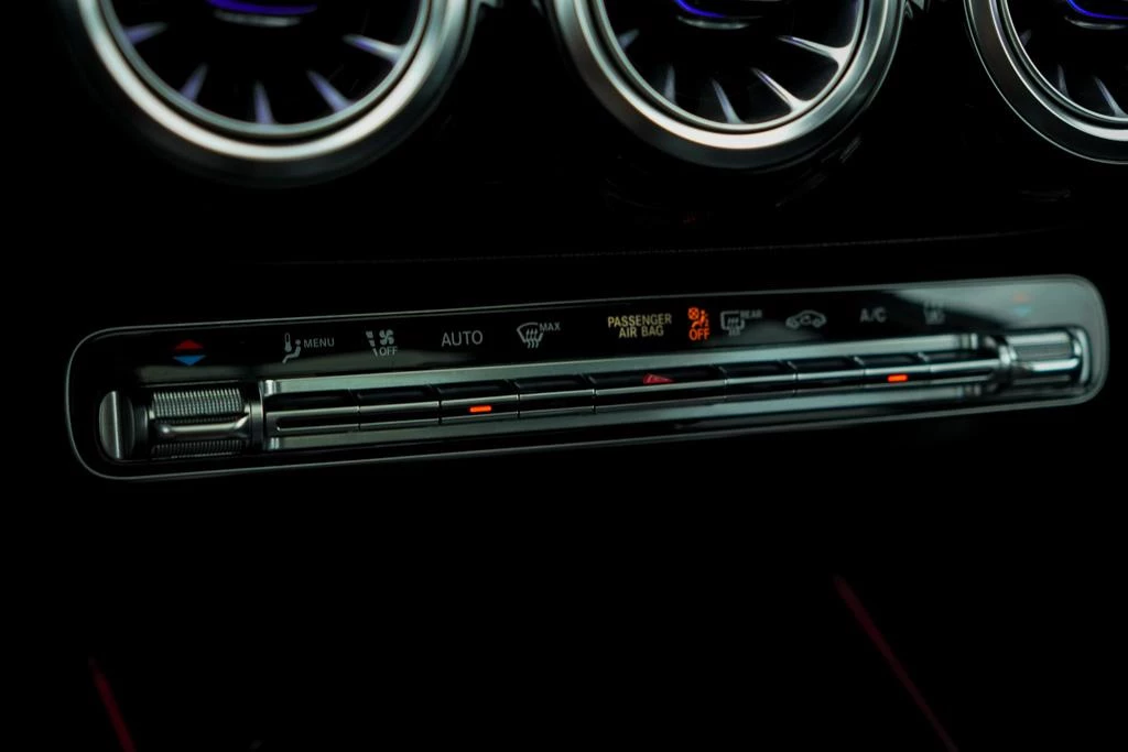 Hoofdafbeelding Mercedes-Benz EQA