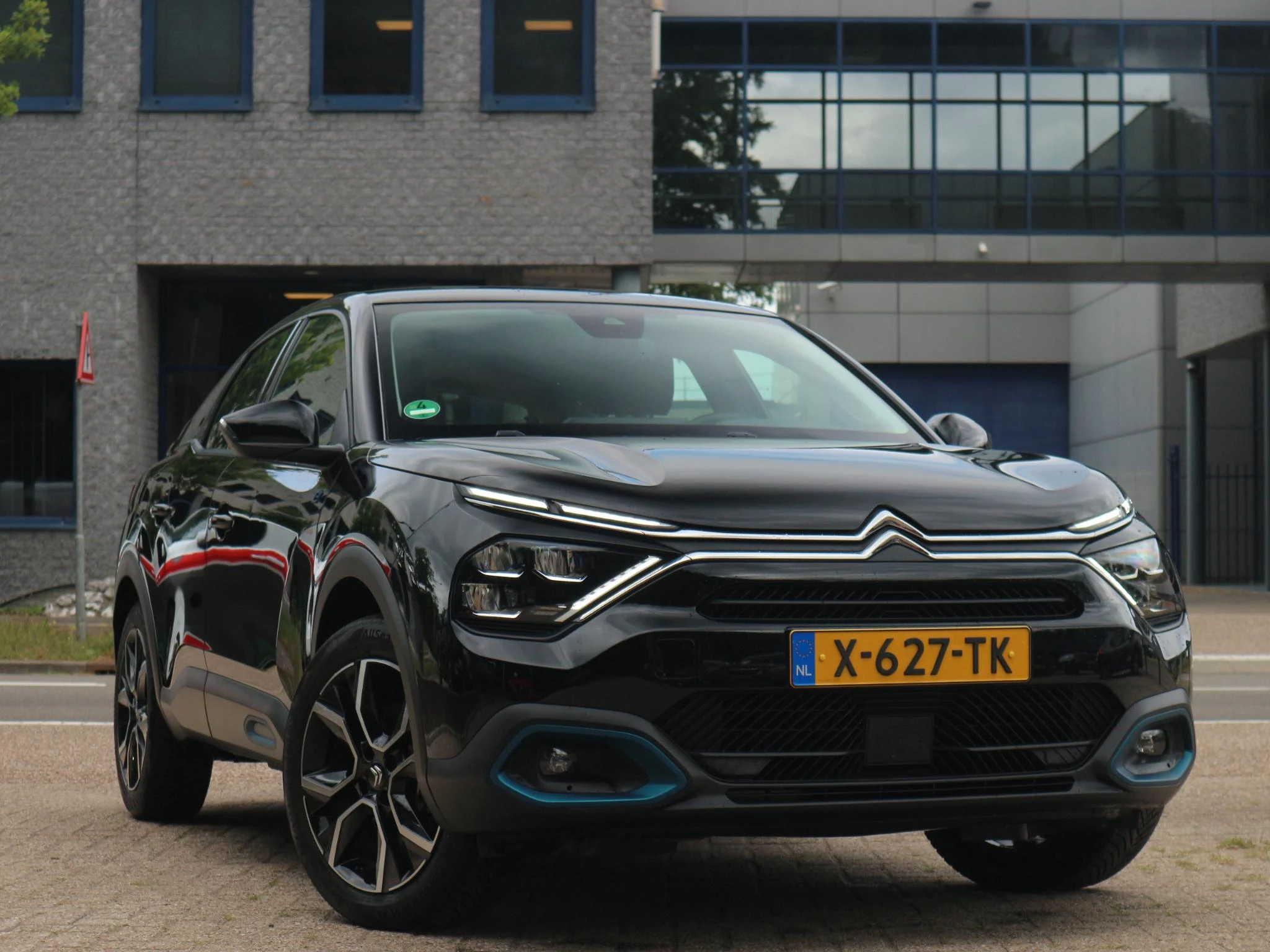 Hoofdafbeelding Citroën ë-C4