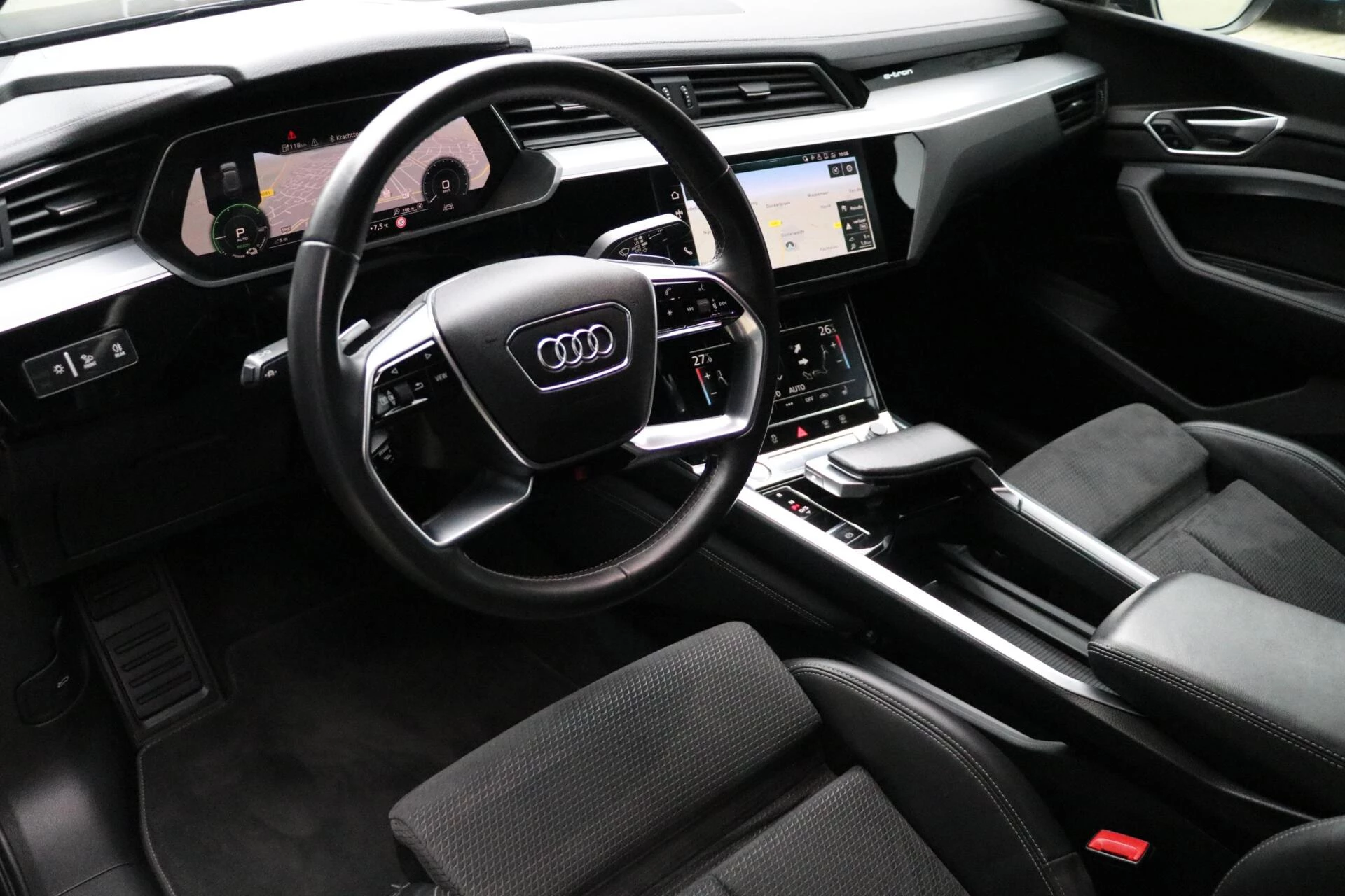 Hoofdafbeelding Audi e-tron