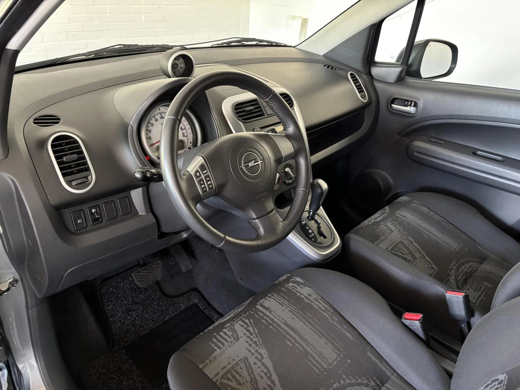 Hoofdafbeelding Opel Agila
