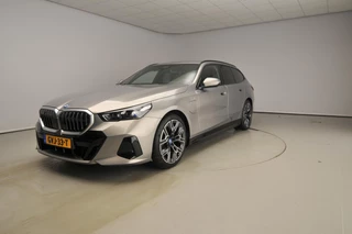 BMW 5 Serie Touring 530e | M-Sportpakket | LED | Navigatie | Active cruise | Trekhaak | Keyles go | DAB | Alu 20 inch
