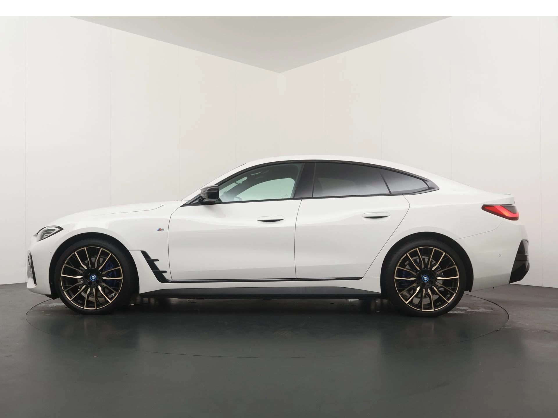 Hoofdafbeelding BMW i4