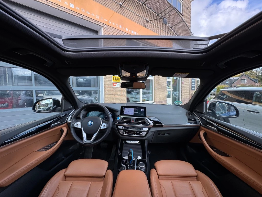 Hoofdafbeelding BMW iX3