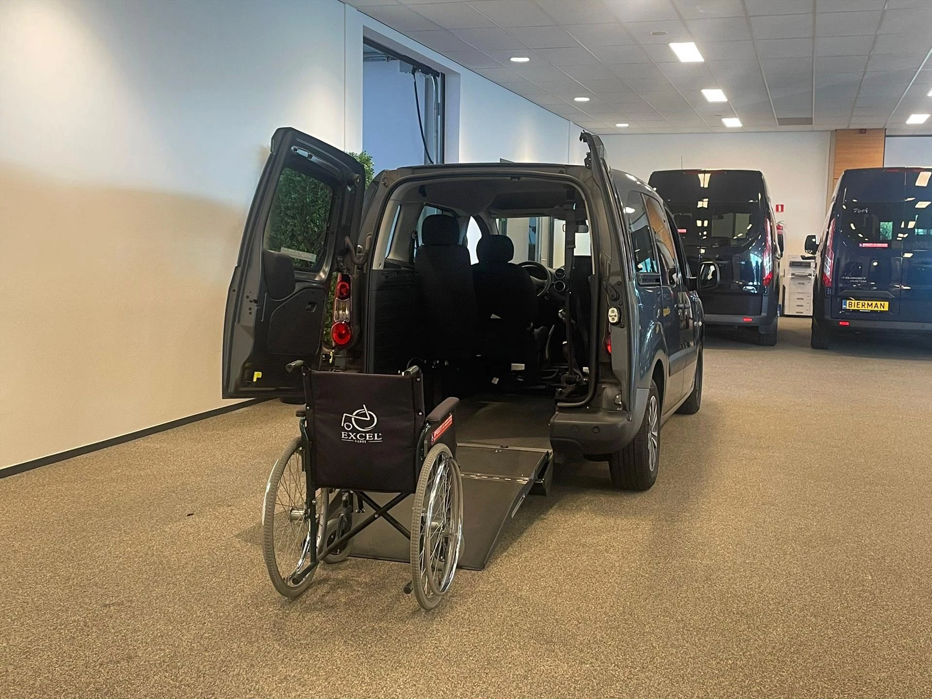 Hoofdafbeelding Peugeot Partner
