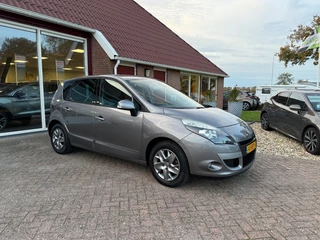 Renault Scénic 1.6 110 PK PARISIENNE PRACHTIGE AUTO MET EEN HOGE ZIT & TREKHAAK