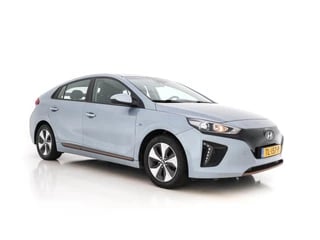 Hoofdafbeelding Hyundai IONIQ Hyundai IONIQ Comfort EV (INCL.BTW) *INFINITY-AUDIO | NAVI-FULLMAP | CAMERA | LANE-ASSIST | ADAPTIVE-CRUISE | KEYLESS | DAB+ | COMFORT-SEATS | 16"ALU*