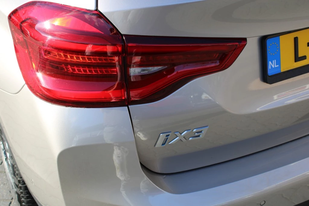Hoofdafbeelding BMW iX3