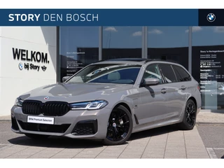 BMW 5 Serie Touring 530e High Executive M Sport Automaat / Panoramadak / Trekhaak / Laserlight / Parking Assistent Plus / Comfortstoelen / Live Cockpit Professional