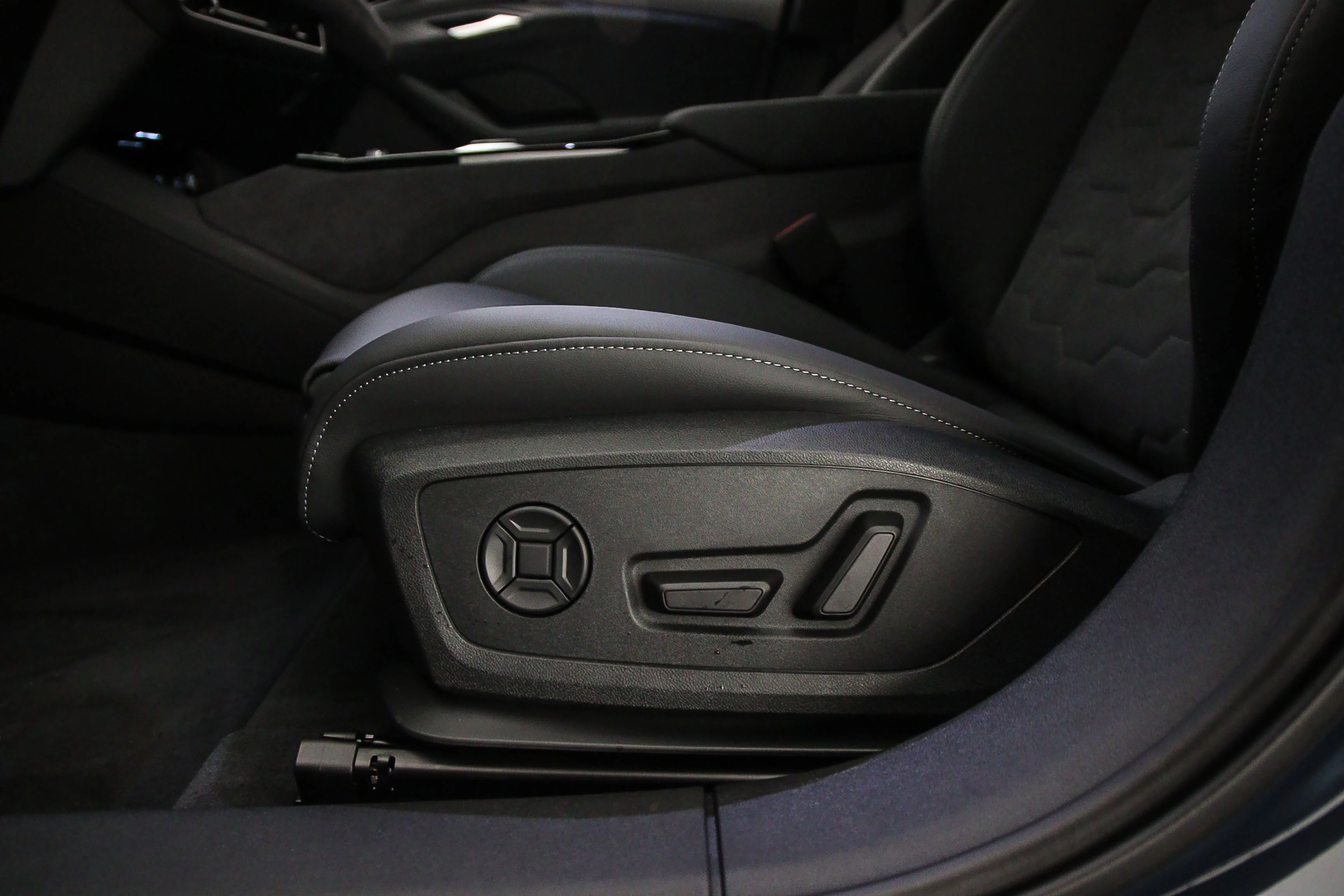 Hoofdafbeelding Audi A6 Avant e-tron