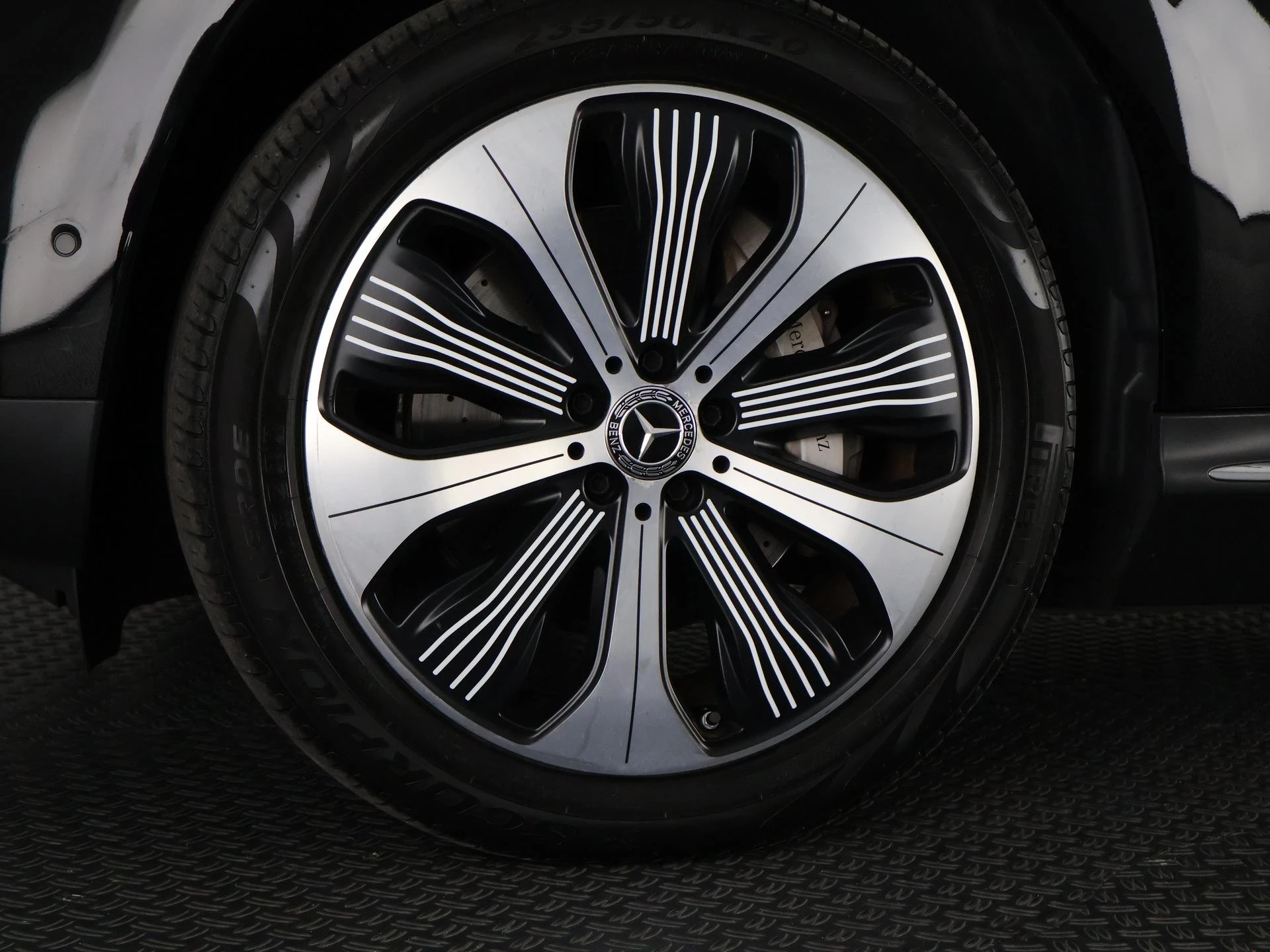 Hoofdafbeelding Mercedes-Benz EQC