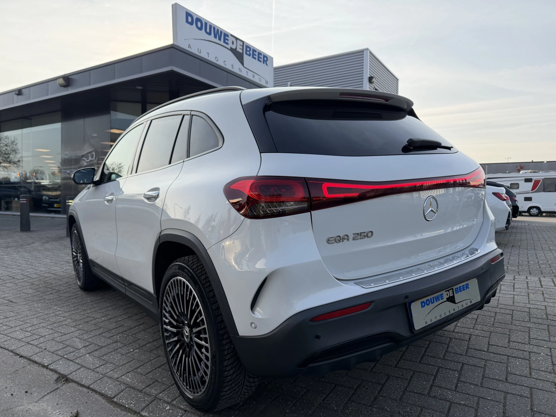 Hoofdafbeelding Mercedes-Benz EQA