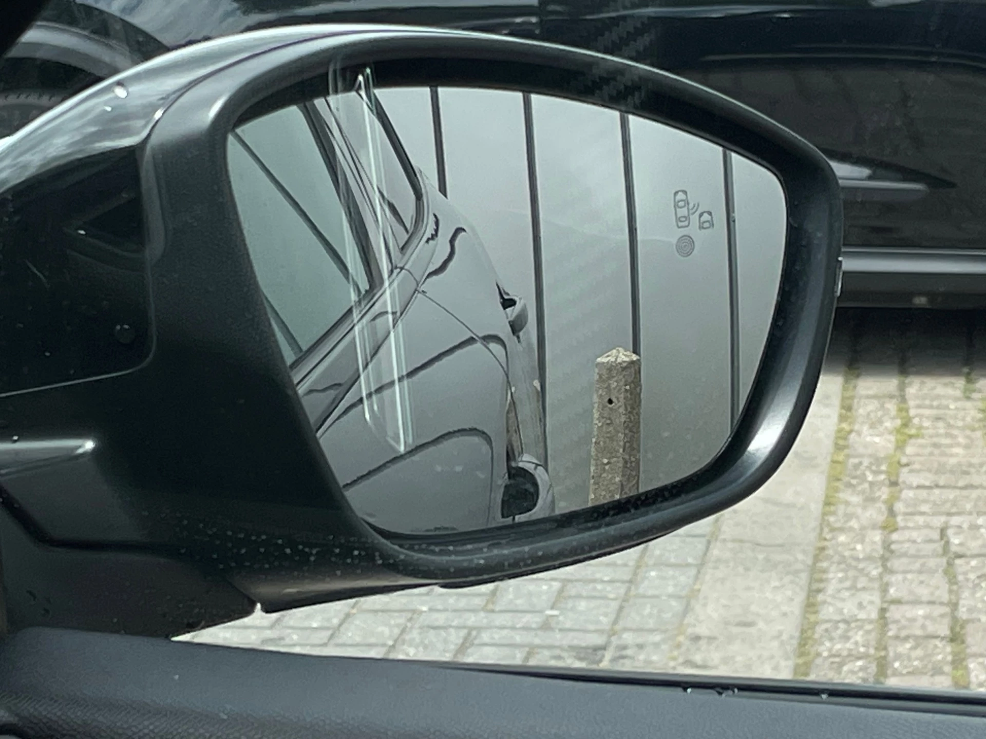 Hoofdafbeelding Peugeot e-2008