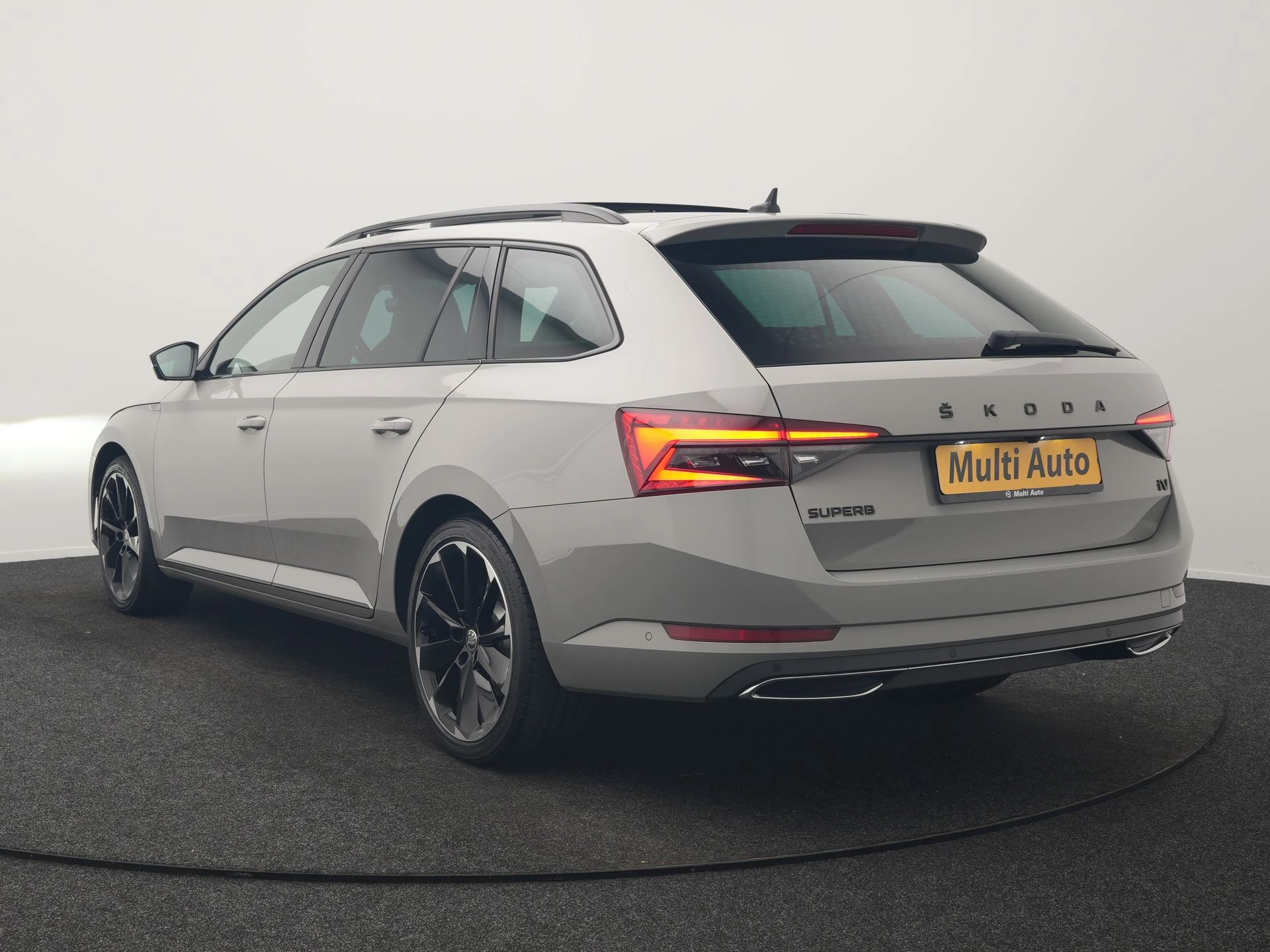 Hoofdafbeelding Škoda Superb