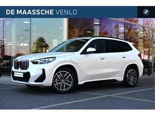 Hoofdafbeelding BMW X1 BMW X1 xDrive25e M Sport Automaat / Sportstoelen / M Adaptief onderstel / Comfort Access / Achteruitrijcamera / Adaptieve LED / Stoelverwarming