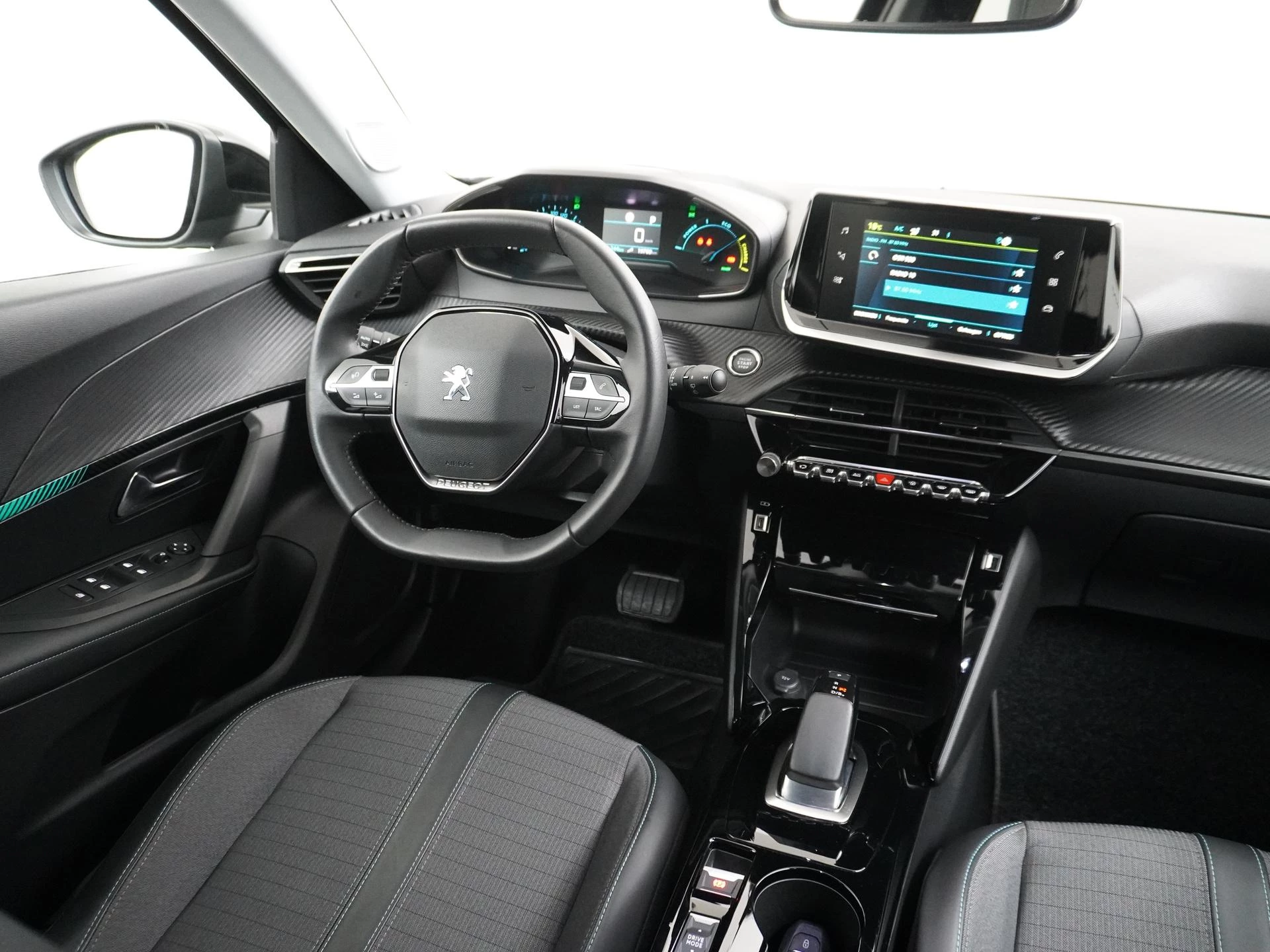 Hoofdafbeelding Peugeot e-2008