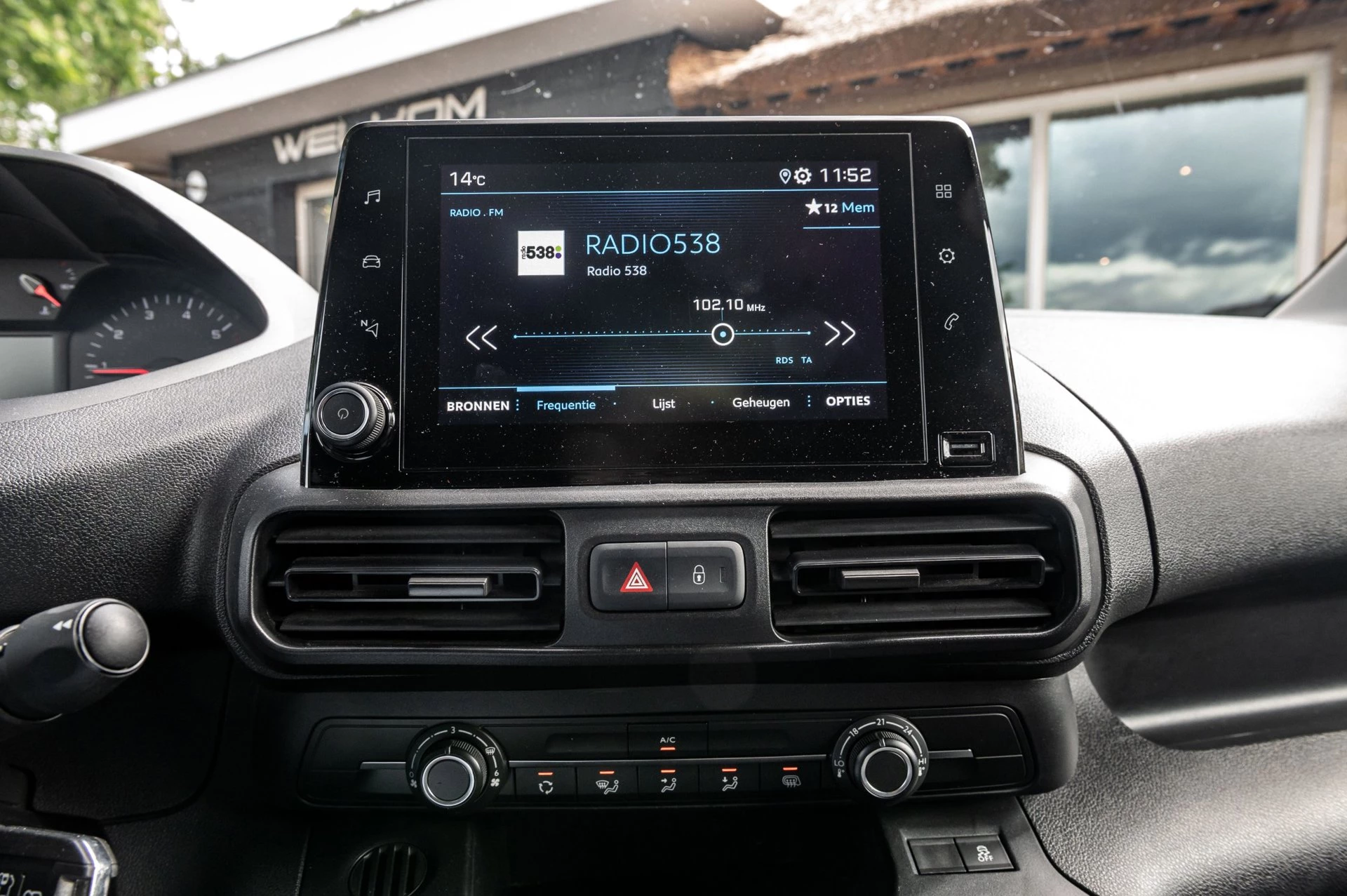 Hoofdafbeelding Peugeot Partner