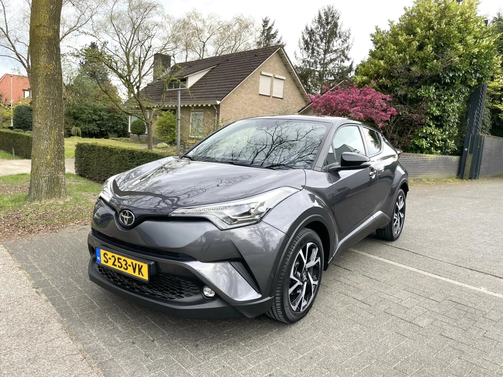 Hoofdafbeelding Toyota C-HR