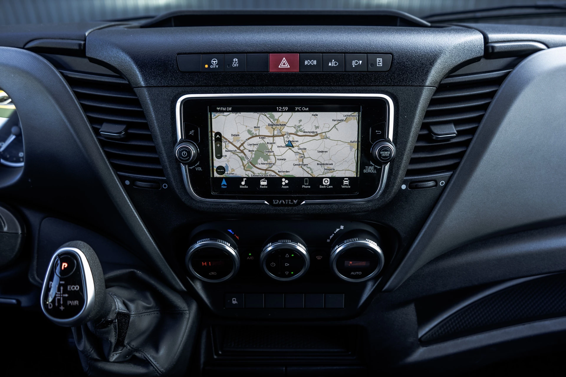 Hoofdafbeelding Iveco 35C16 | 3.0L |  Bakwagen met Laadklep | N1 | Automaat | Cruise | Navi |  3-Zits