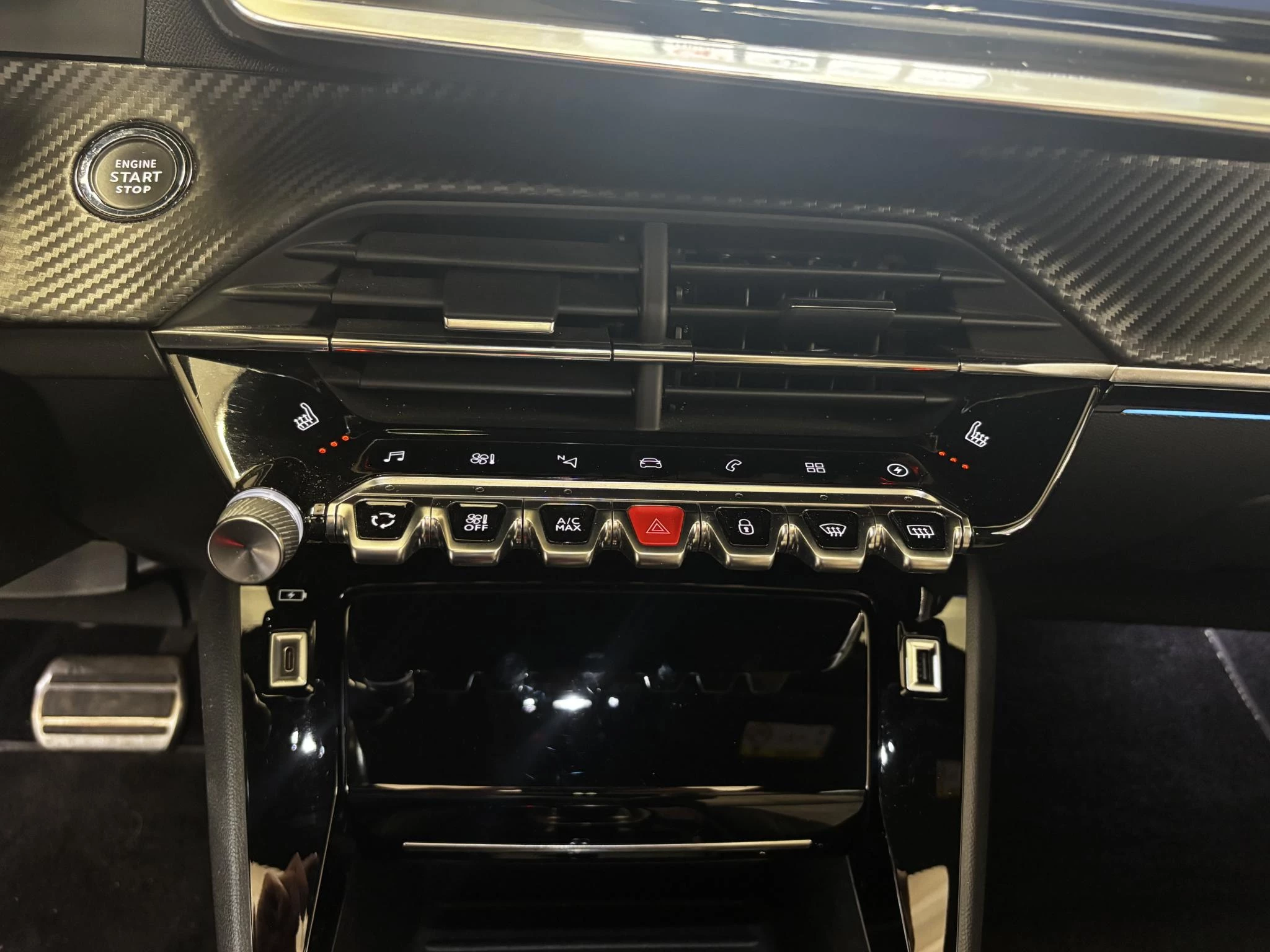 Hoofdafbeelding Peugeot e-2008