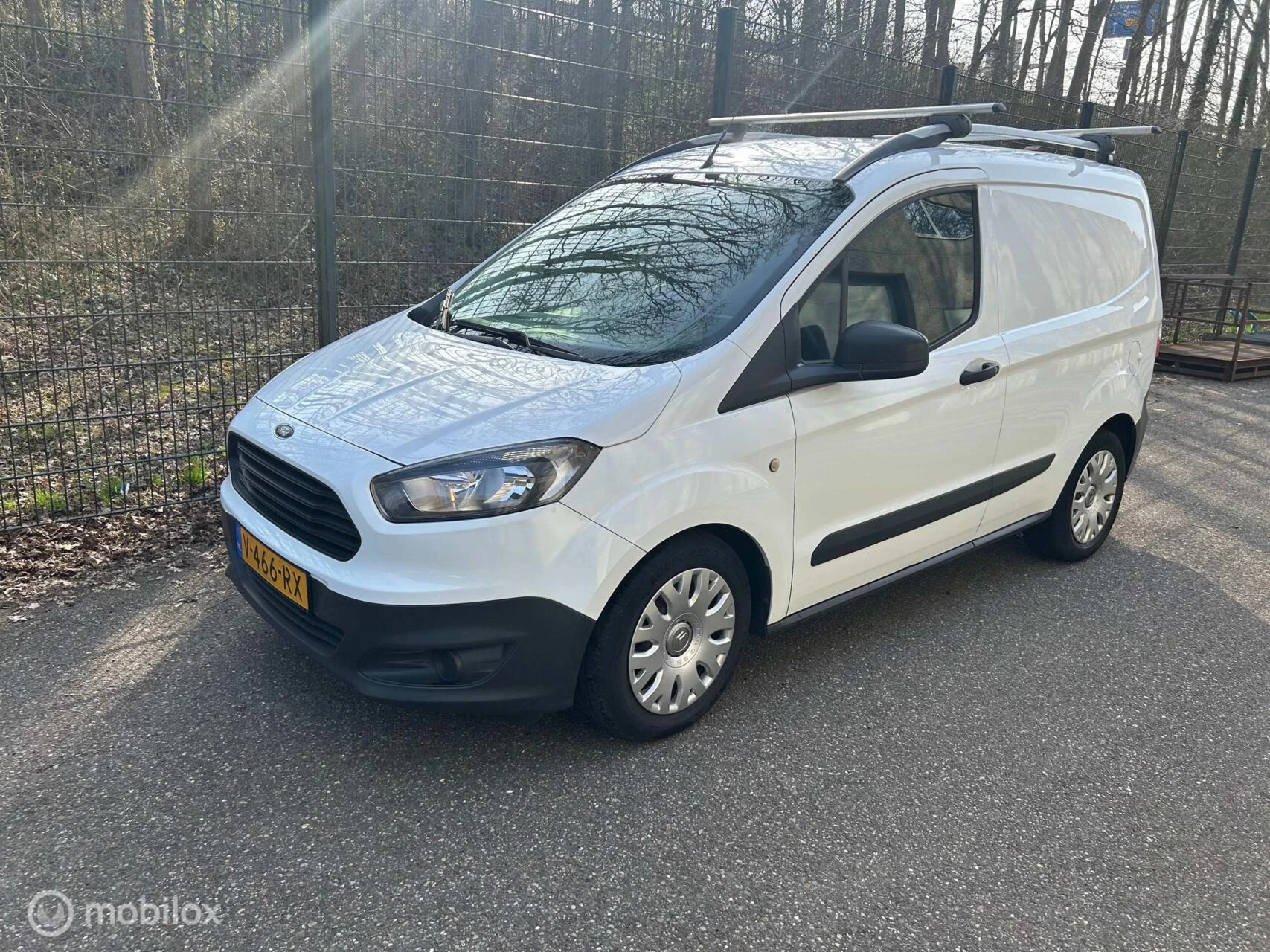 Hoofdafbeelding Ford Transit Courier
