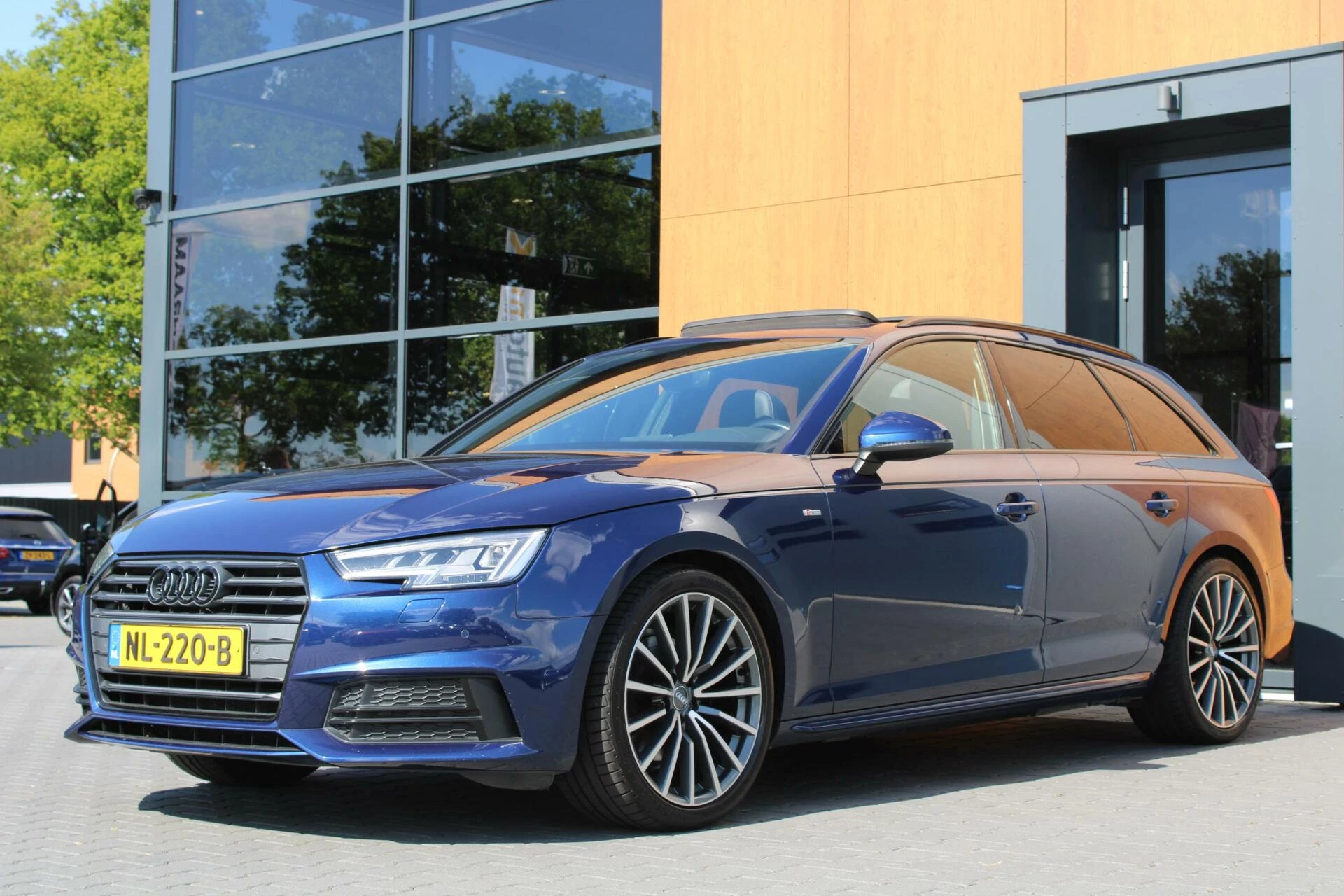Hoofdafbeelding Audi A4