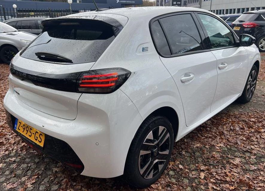 Hoofdafbeelding Peugeot e-208