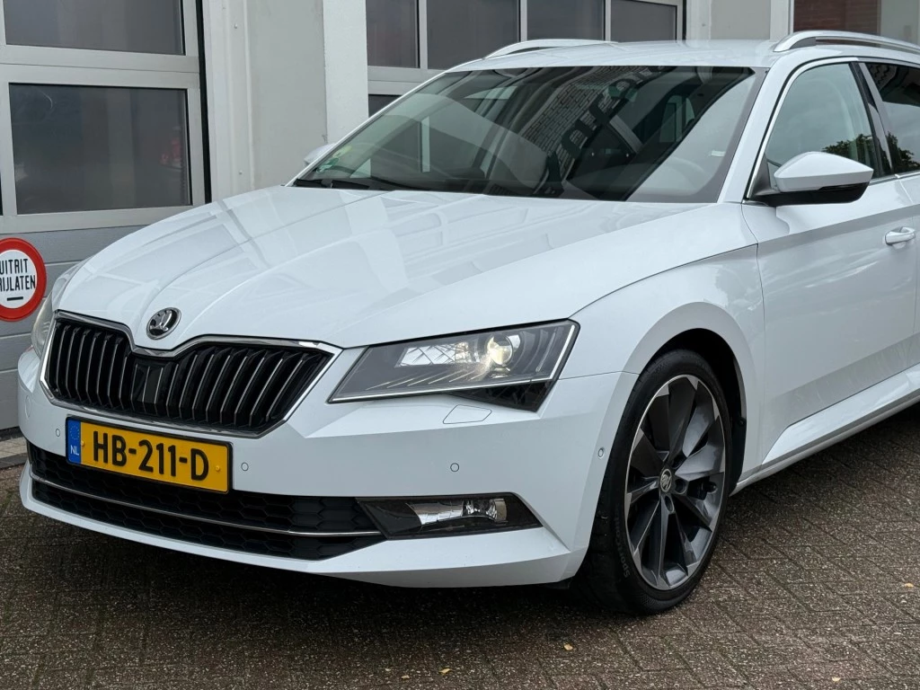 Hoofdafbeelding Škoda Superb