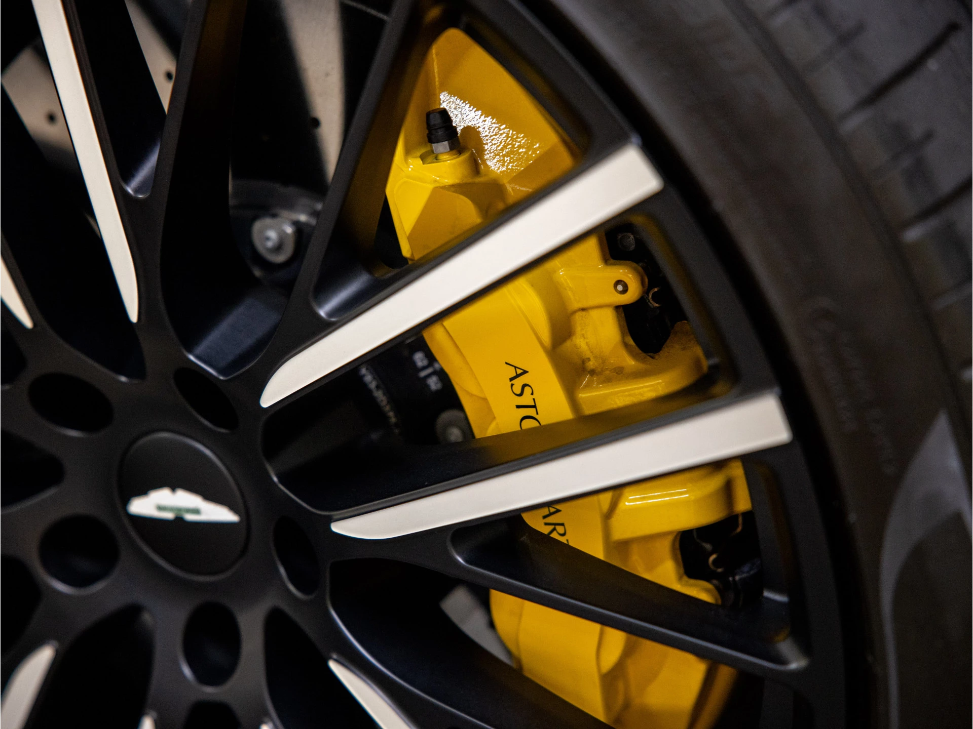 Hoofdafbeelding Aston Martin DBX