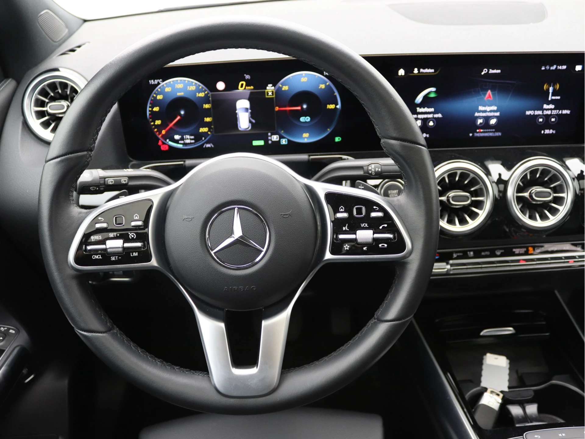 Hoofdafbeelding Mercedes-Benz EQA