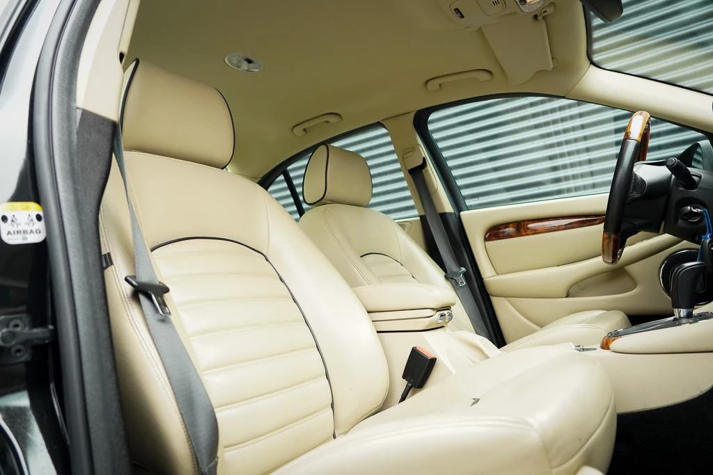 Hoofdafbeelding Jaguar X-Type