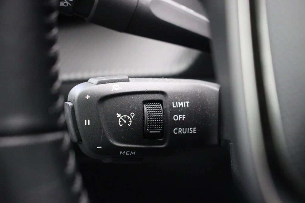 Hoofdafbeelding Peugeot e-208