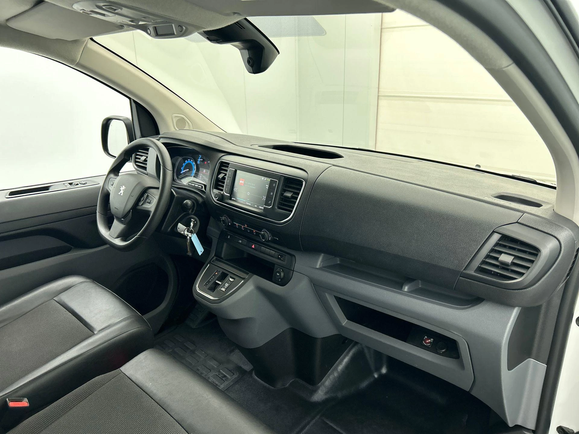 Hoofdafbeelding Peugeot e-Expert