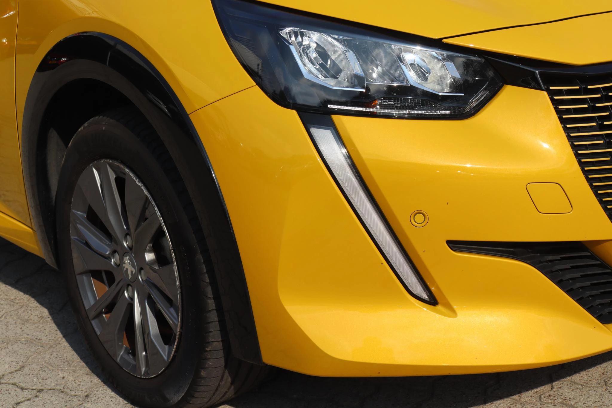 Hoofdafbeelding Peugeot e-208