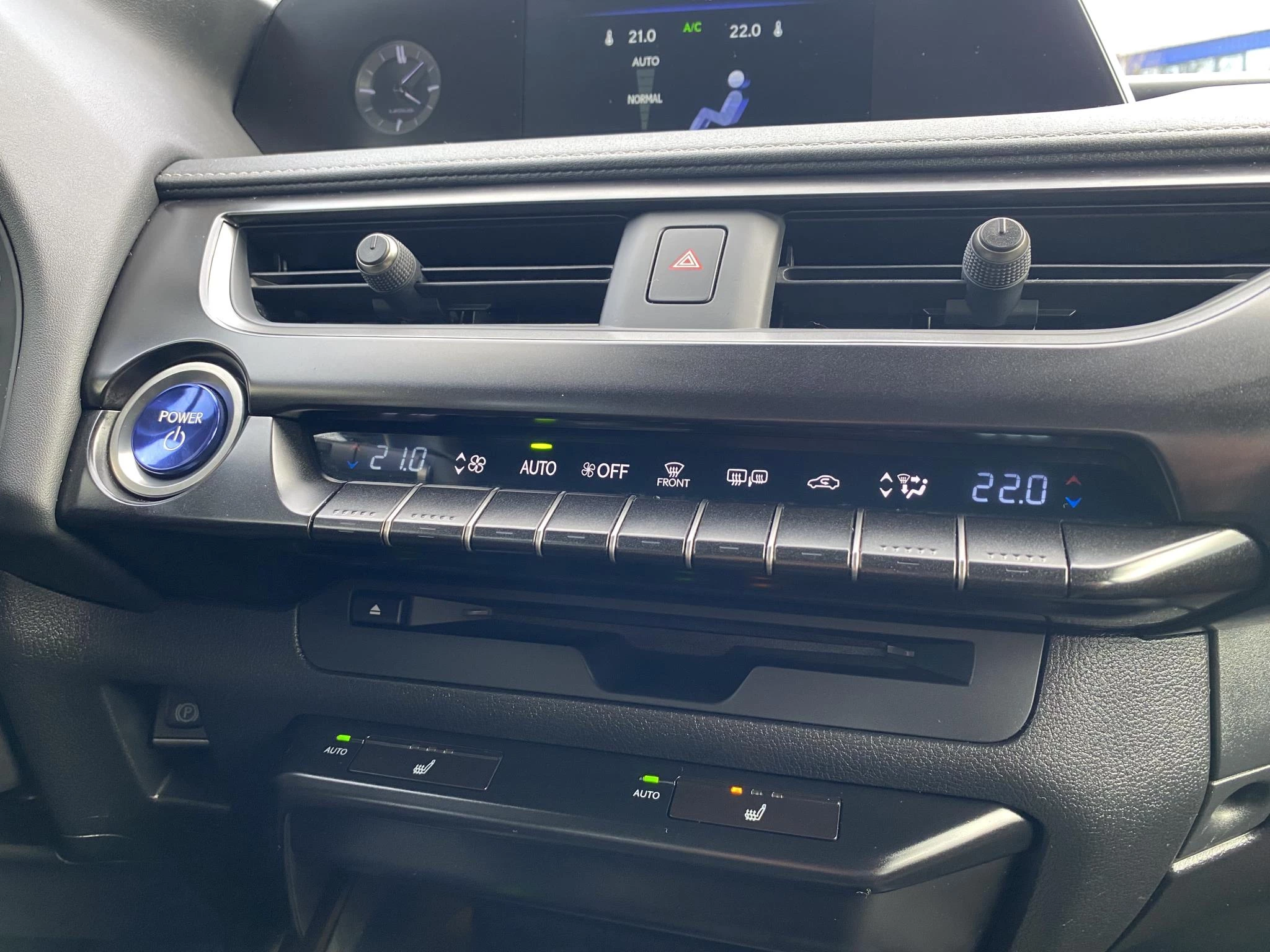 Hoofdafbeelding Lexus UX