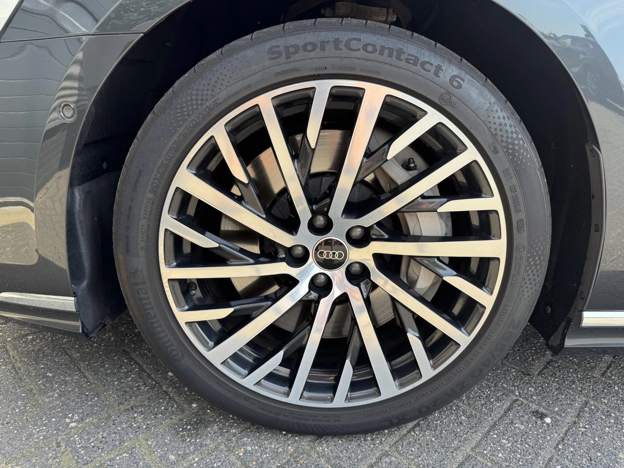 Hoofdafbeelding Audi A8
