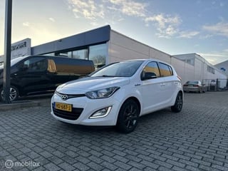 Hyundai i20 1.2HP  i-Drive Airco Led Cruise