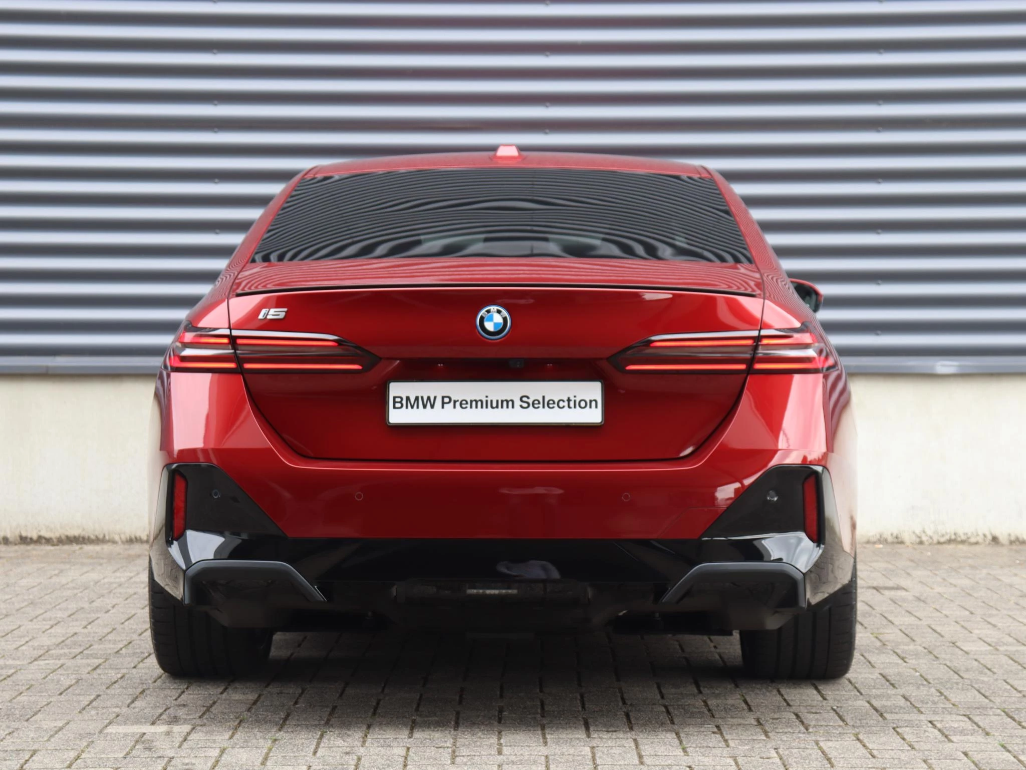 Hoofdafbeelding BMW i5