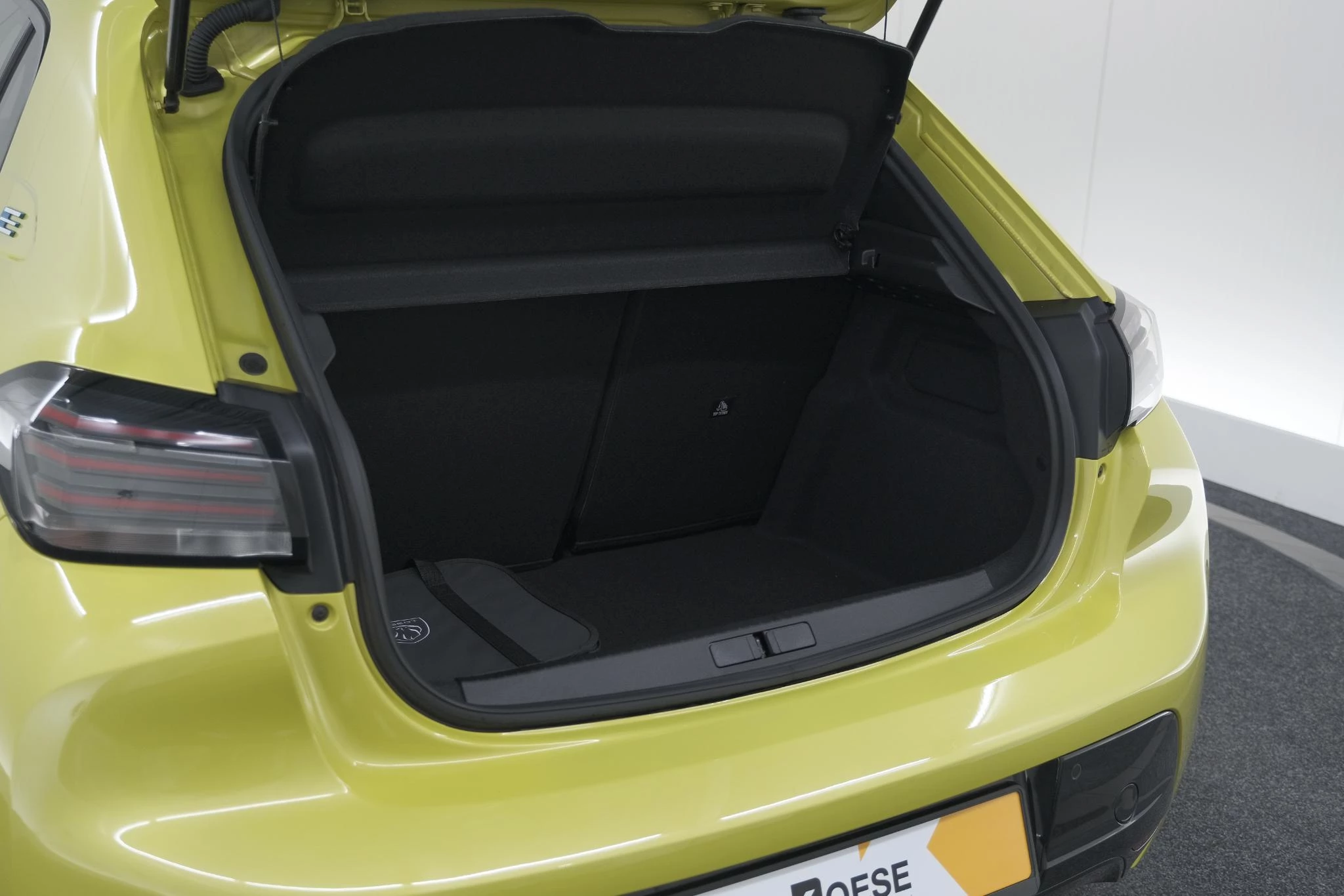 Hoofdafbeelding Peugeot e-208