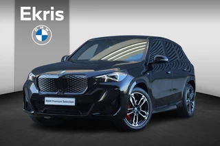 BMW iX1 eDrive20 | M Sportpakket Pro | Innovation Pack | Trekhaak | Head-Up | Parking Assistant Plus | Driving Assistant Plus | 19'' LMV