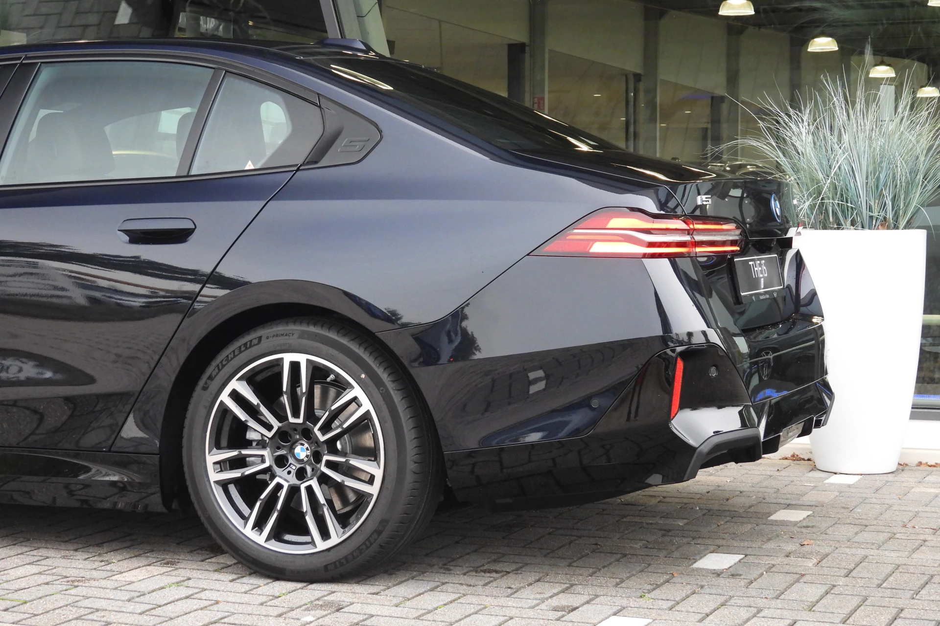 Hoofdafbeelding BMW i5