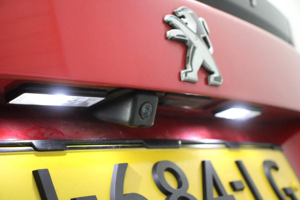 Hoofdafbeelding Peugeot e-2008