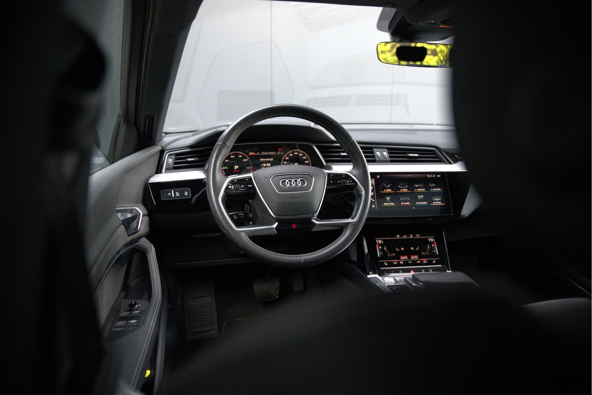 Hoofdafbeelding Audi e-tron