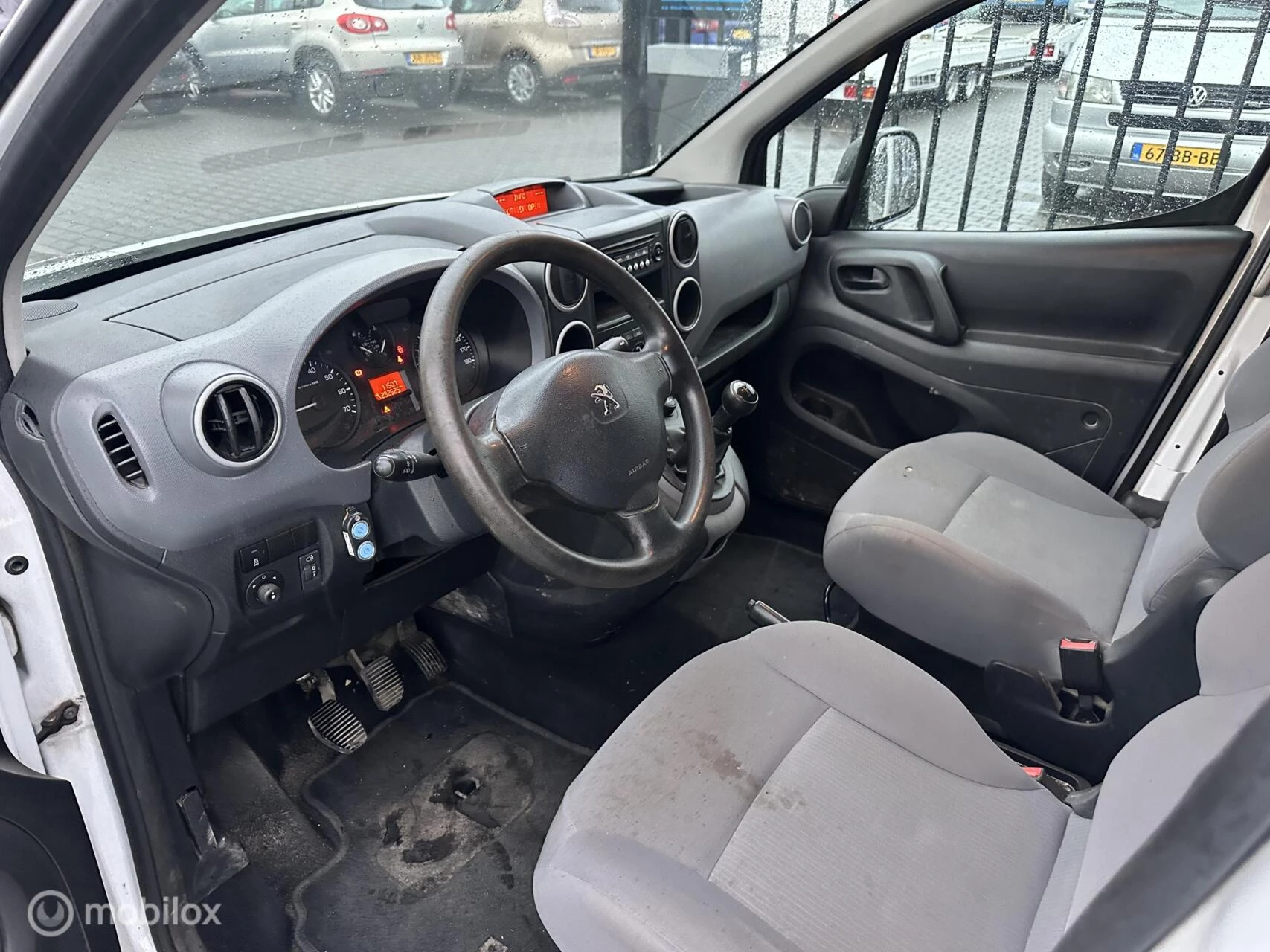 Hoofdafbeelding Peugeot Partner