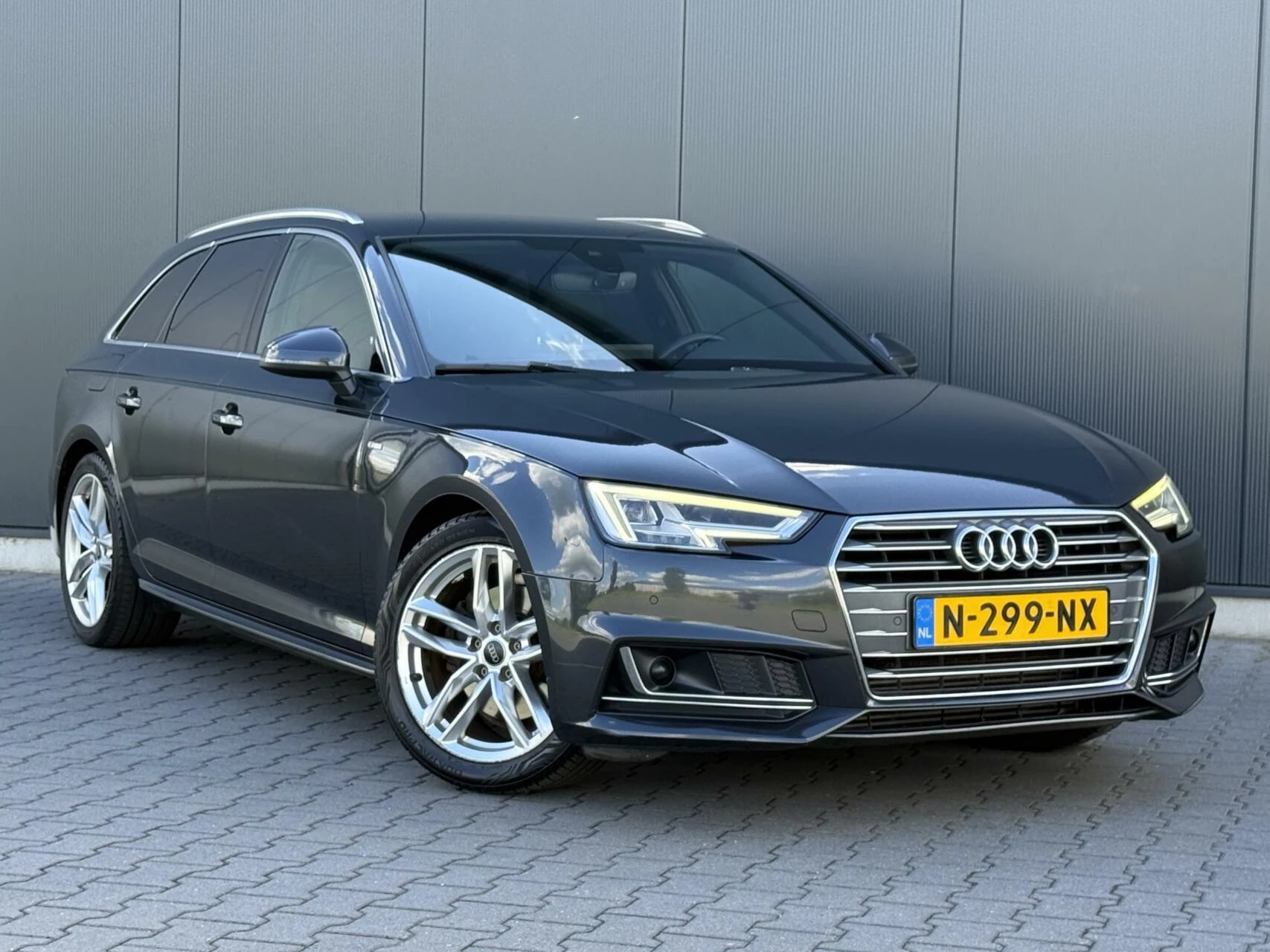 Hoofdafbeelding Audi A4