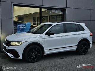 Hoofdafbeelding Volkswagen Tiguan Volkswagen Tiguan 1.4 TSI eHybrid 3x R-line Panorama/Keyless/Black style