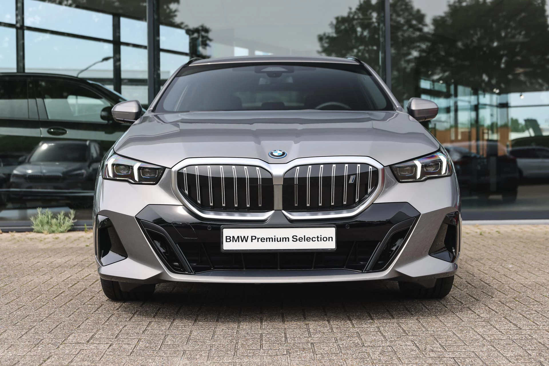 Hoofdafbeelding BMW i5