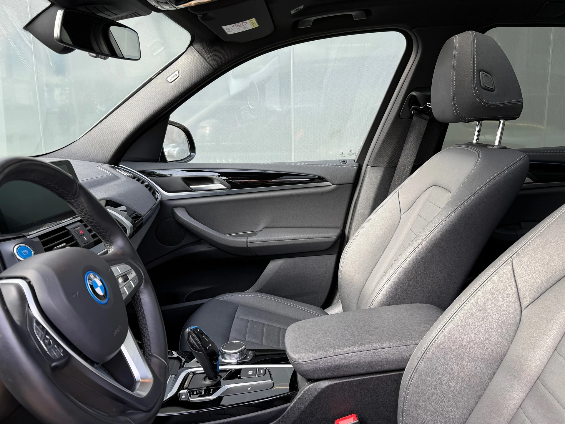 Hoofdafbeelding BMW iX3